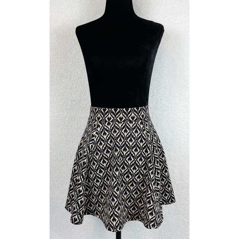 FORA • Tan and Black Geometric Print Skater Mini Skirt, XS - Picture 15 of 16